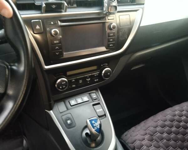 Серый Тойота Аурис, объемом двигателя 1.8 л и пробегом 135 тыс. км за 12200 $, фото 6 на Automoto.ua
