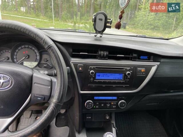 Серый Тойота Аурис, объемом двигателя 1.4 л и пробегом 179 тыс. км за 9700 $, фото 12 на Automoto.ua