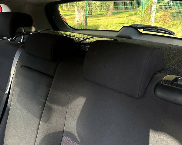 Серый Тойота Аурис, объемом двигателя 1.6 л и пробегом 197 тыс. км за 11800 $, фото 22 на Automoto.ua