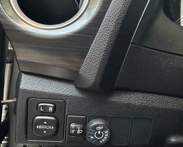 Тойота Аурис 2013 в Львове на Automoto.ua Серый Тойота Аурис, объемом двигателя 1.33 л и пробегом 119 тыс. км за 9800 $, фото 8 на Automoto.ua