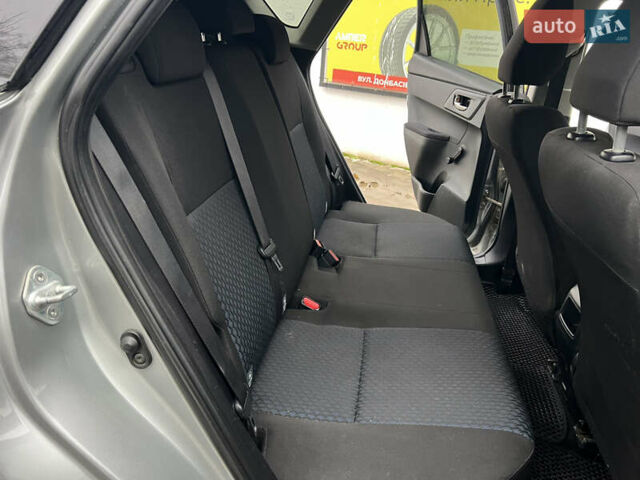 Серый Тойота Аурис, объемом двигателя 1.3 л и пробегом 149 тыс. км за 8900 $, фото 10 на Automoto.ua