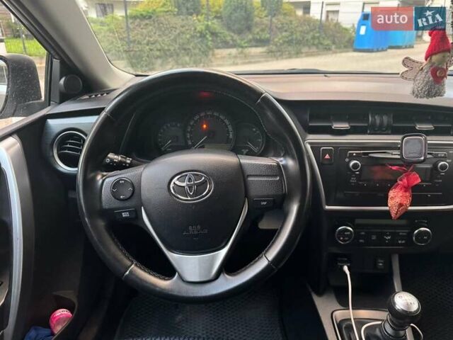 Тойота Аурис 2013 в Львове на Automoto.ua Серый Тойота Аурис, объемом двигателя 1.33 л и пробегом 119 тыс. км за 9800 $, фото 6 на Automoto.ua