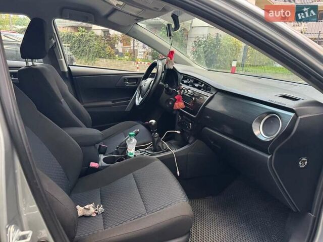 Тойота Аурис 2013 в Львове на Automoto.ua Серый Тойота Аурис, объемом двигателя 1.33 л и пробегом 119 тыс. км за 9800 $, фото 4 на Automoto.ua