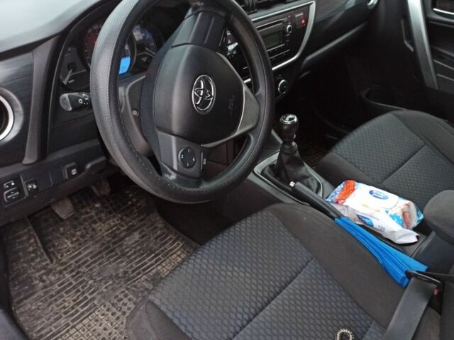 Сірий Тойота Ауріс, об'ємом двигуна 0 л та пробігом 180 тис. км за 5222 $, фото 3 на Automoto.ua