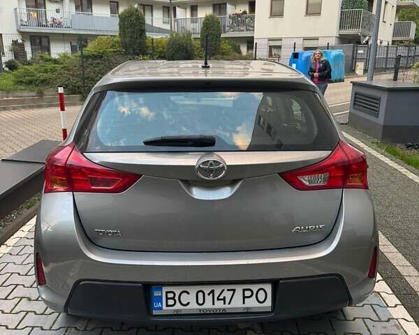 Тойота Аурис 2013 в Львове на Automoto.ua Серый Тойота Аурис, объемом двигателя 1.33 л и пробегом 119 тыс. км за 9800 $, фото 16 на Automoto.ua