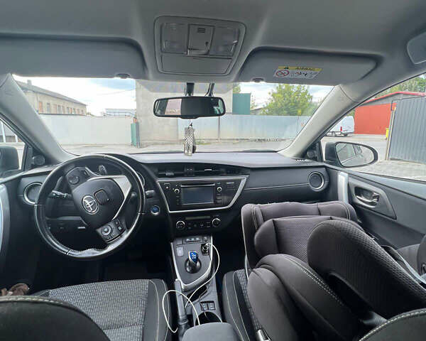 Сірий Тойота Ауріс, об'ємом двигуна 1.8 л та пробігом 158 тис. км за 13500 $, фото 7 на Automoto.ua