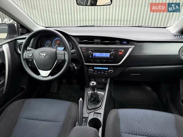 Сірий Тойота Ауріс, об'ємом двигуна 1.3 л та пробігом 63 тис. км за 9800 $, фото 30 на Automoto.ua