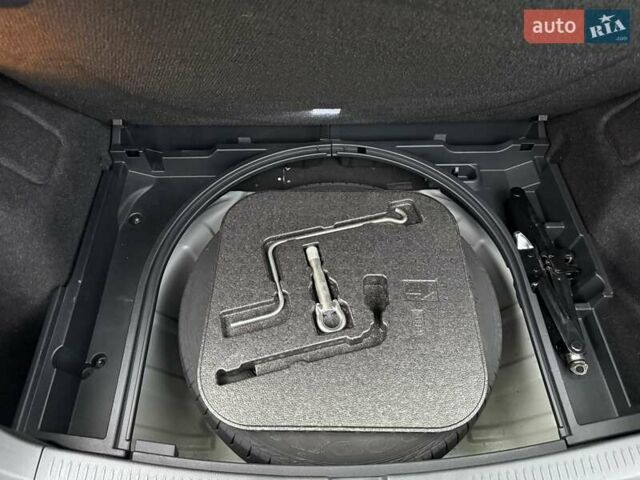 Сірий Тойота Ауріс, об'ємом двигуна 1.3 л та пробігом 63 тис. км за 9800 $, фото 39 на Automoto.ua