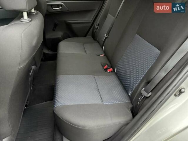 Сірий Тойота Ауріс, об'ємом двигуна 1.3 л та пробігом 63 тис. км за 9800 $, фото 31 на Automoto.ua