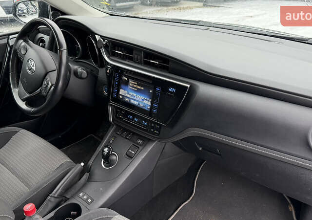 Сірий Тойота Ауріс, об'ємом двигуна 1.8 л та пробігом 190 тис. км за 16250 $, фото 9 на Automoto.ua