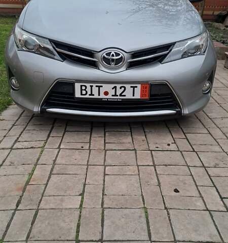 Сірий Тойота Ауріс, об'ємом двигуна 2 л та пробігом 255 тис. км за 12500 $, фото 4 на Automoto.ua