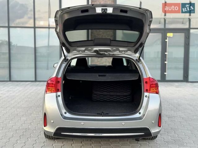 Серый Тойота Аурис, объемом двигателя 2 л и пробегом 185 тыс. км за 11999 $, фото 50 на Automoto.ua