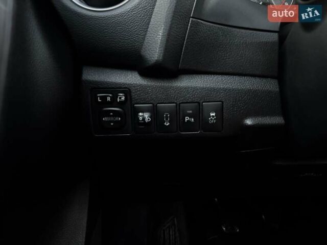 Серый Тойота Аурис, объемом двигателя 2 л и пробегом 185 тыс. км за 11999 $, фото 34 на Automoto.ua