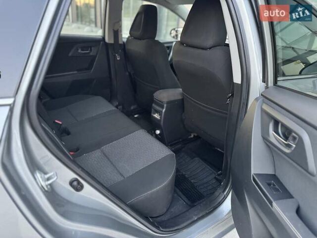 Серый Тойота Аурис, объемом двигателя 2 л и пробегом 185 тыс. км за 11999 $, фото 45 на Automoto.ua