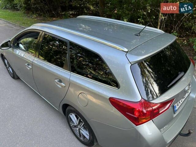 Сірий Тойота Ауріс, об'ємом двигуна 1.36 л та пробігом 215 тис. км за 8300 $, фото 16 на Automoto.ua