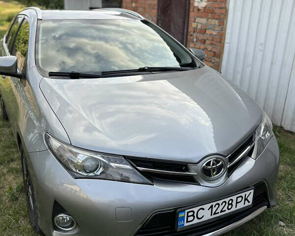 Сірий Тойота Ауріс, об'ємом двигуна 2 л та пробігом 225 тис. км за 11000 $, фото 1 на Automoto.ua