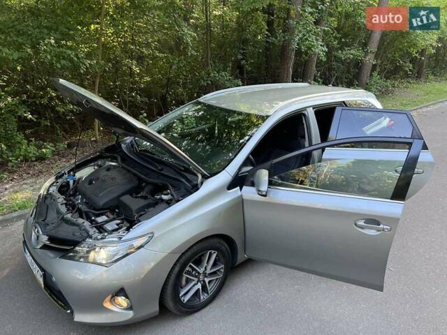 Сірий Тойота Ауріс, об'ємом двигуна 1.36 л та пробігом 215 тис. км за 8300 $, фото 27 на Automoto.ua