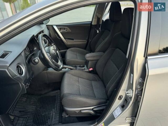 Серый Тойота Аурис, объемом двигателя 2 л и пробегом 185 тыс. км за 11999 $, фото 32 на Automoto.ua