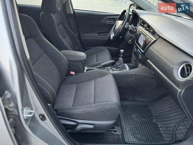 Серый Тойота Аурис, объемом двигателя 2 л и пробегом 185 тыс. км за 11999 $, фото 42 на Automoto.ua