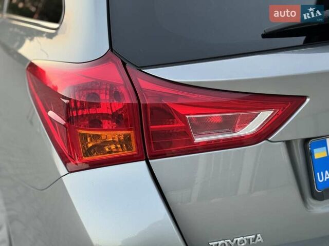 Серый Тойота Аурис, объемом двигателя 2 л и пробегом 185 тыс. км за 11999 $, фото 28 на Automoto.ua