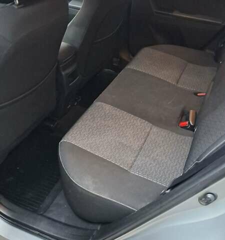 Сірий Тойота Ауріс, об'ємом двигуна 2 л та пробігом 255 тис. км за 12500 $, фото 3 на Automoto.ua