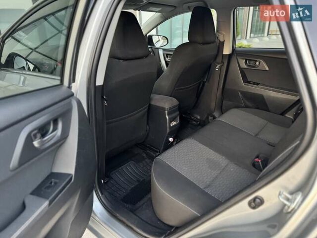 Серый Тойота Аурис, объемом двигателя 2 л и пробегом 185 тыс. км за 11999 $, фото 48 на Automoto.ua