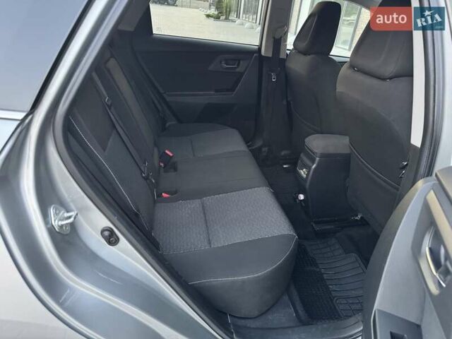 Серый Тойота Аурис, объемом двигателя 2 л и пробегом 185 тыс. км за 11999 $, фото 46 на Automoto.ua