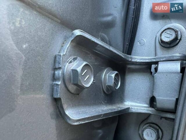 Сірий Тойота Ауріс, об'ємом двигуна 1.36 л та пробігом 215 тис. км за 8300 $, фото 31 на Automoto.ua
