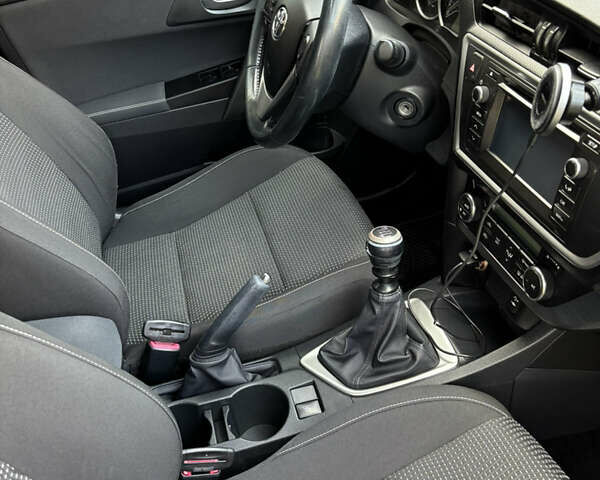 Сірий Тойота Ауріс, об'ємом двигуна 2 л та пробігом 225 тис. км за 11000 $, фото 18 на Automoto.ua