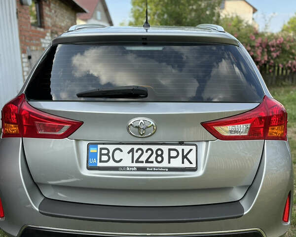 Сірий Тойота Ауріс, об'ємом двигуна 2 л та пробігом 225 тис. км за 11000 $, фото 7 на Automoto.ua