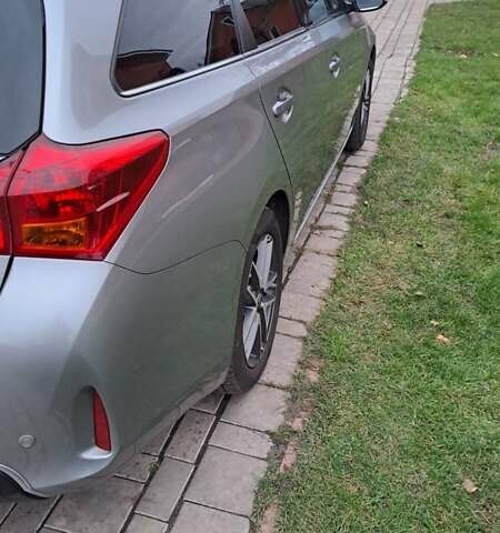 Сірий Тойота Ауріс, об'ємом двигуна 2 л та пробігом 255 тис. км за 12500 $, фото 5 на Automoto.ua