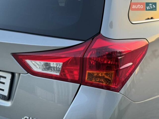 Серый Тойота Аурис, объемом двигателя 2 л и пробегом 185 тыс. км за 11999 $, фото 29 на Automoto.ua