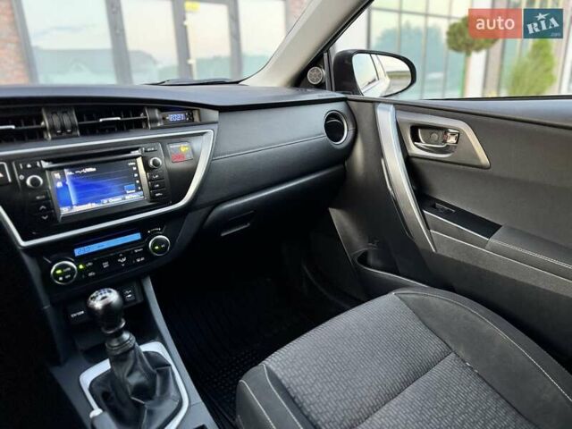 Серый Тойота Аурис, объемом двигателя 2 л и пробегом 185 тыс. км за 11999 $, фото 39 на Automoto.ua