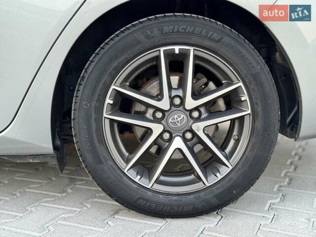 Серый Тойота Аурис, объемом двигателя 2 л и пробегом 185 тыс. км за 11999 $, фото 54 на Automoto.ua