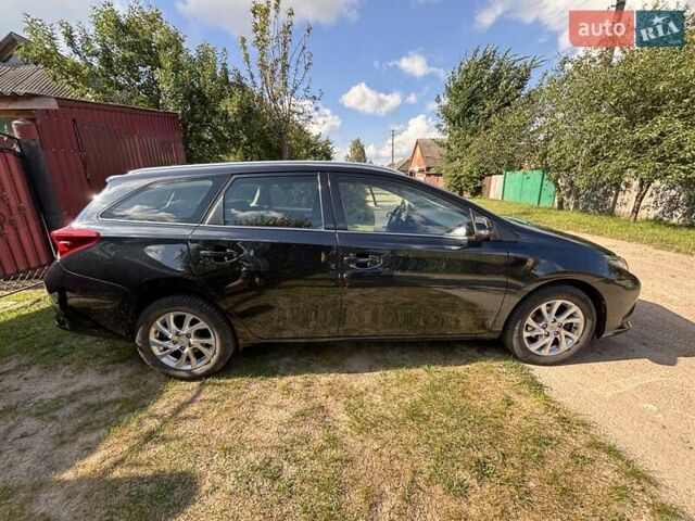 Серый Тойота Аурис, объемом двигателя 1.6 л и пробегом 220 тыс. км за 10500 $, фото 2 на Automoto.ua