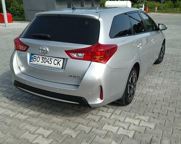 Серый Тойота Аурис, объемом двигателя 1.36 л и пробегом 252 тыс. км за 9200 $, фото 5 на Automoto.ua