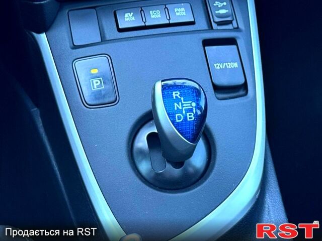 Серый Тойота Аурис, объемом двигателя 18 л и пробегом 150 тыс. км за 13300 $, фото 4 на Automoto.ua