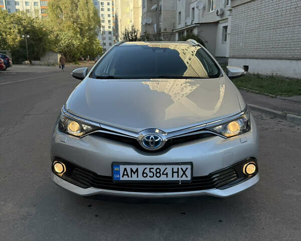 Сірий Тойота Ауріс, об'ємом двигуна 1.8 л та пробігом 257 тис. км за 12800 $, фото 1 на Automoto.ua