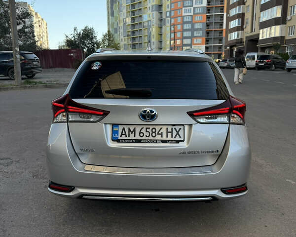 Сірий Тойота Ауріс, об'ємом двигуна 1.8 л та пробігом 257 тис. км за 12800 $, фото 6 на Automoto.ua