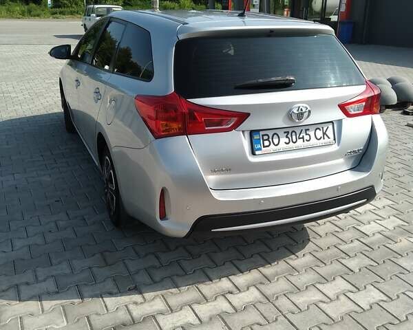 Серый Тойота Аурис, объемом двигателя 1.36 л и пробегом 252 тыс. км за 9200 $, фото 4 на Automoto.ua