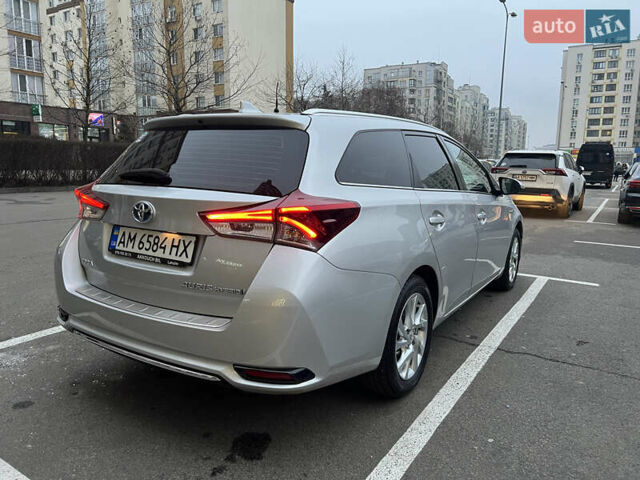 Серый Тойота Аурис, объемом двигателя 1.8 л и пробегом 261 тыс. км за 13400 $, фото 2 на Automoto.ua