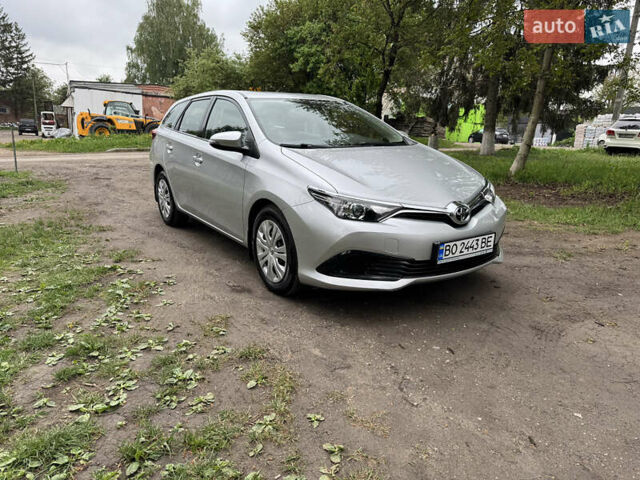 Серый Тойота Аурис, объемом двигателя 1.6 л и пробегом 175 тыс. км за 13100 $, фото 6 на Automoto.ua
