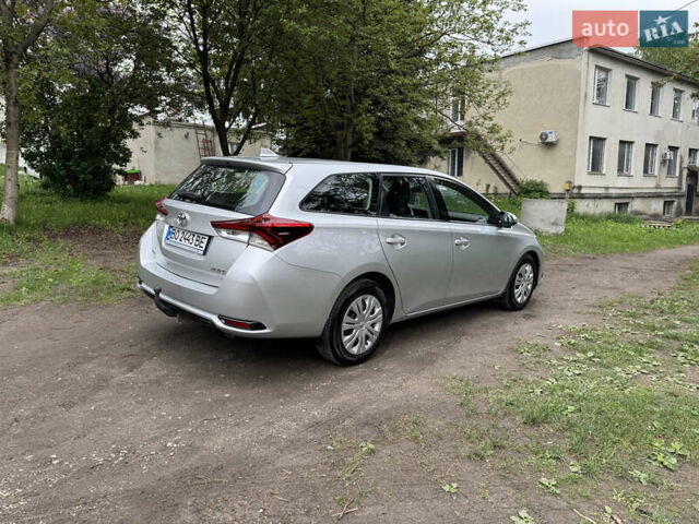 Серый Тойота Аурис, объемом двигателя 1.6 л и пробегом 175 тыс. км за 13100 $, фото 4 на Automoto.ua