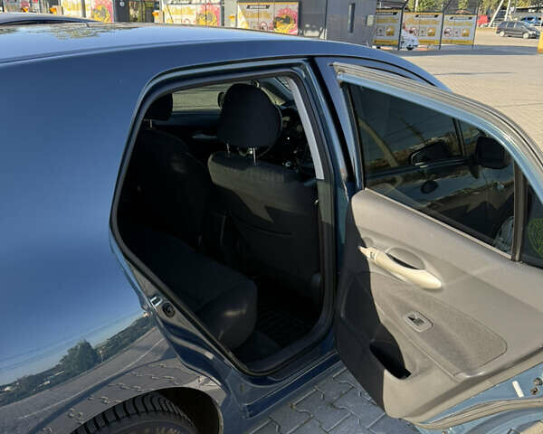 Синій Тойота Ауріс, об'ємом двигуна 2.2 л та пробігом 257 тис. км за 6300 $, фото 7 на Automoto.ua