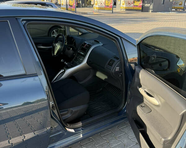 Синій Тойота Ауріс, об'ємом двигуна 2.2 л та пробігом 257 тис. км за 6300 $, фото 6 на Automoto.ua