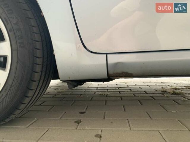 Синий Тойота Аурис, объемом двигателя 1.6 л и пробегом 161 тыс. км за 7800 $, фото 7 на Automoto.ua