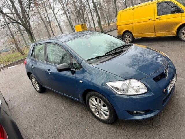 Синий Тойота Аурис, объемом двигателя 2 л и пробегом 198 тыс. км за 3000 $, фото 1 на Automoto.ua