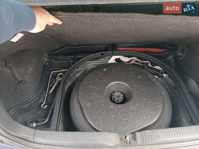 Синий Тойота Аурис, объемом двигателя 1.6 л и пробегом 160 тыс. км за 6700 $, фото 11 на Automoto.ua