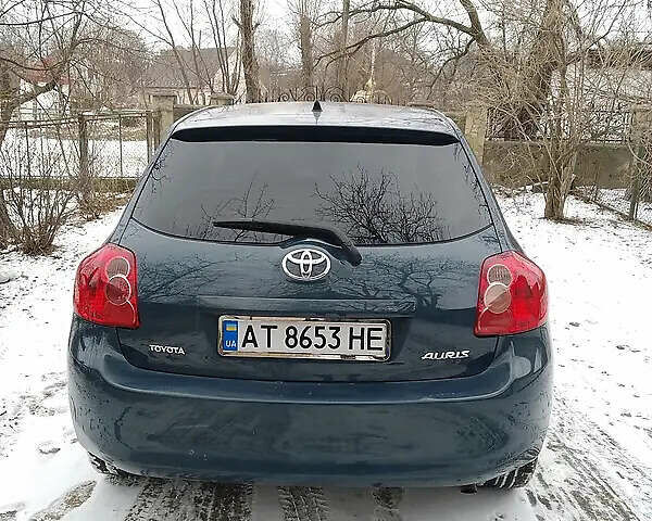 Синий Тойота Аурис, объемом двигателя 1.6 л и пробегом 230 тыс. км за 6400 $, фото 1 на Automoto.ua