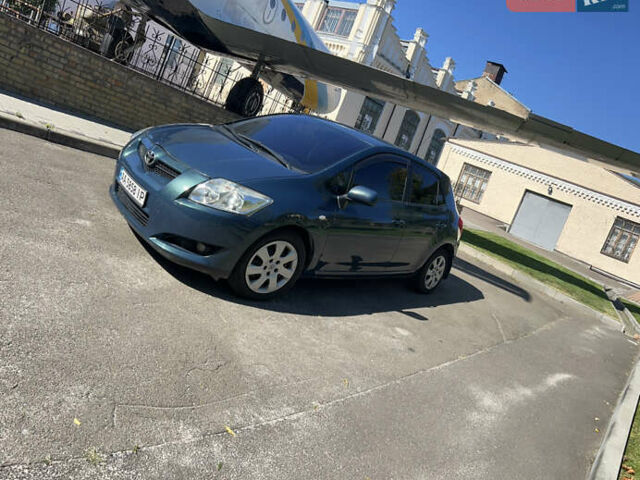 Синий Тойота Аурис, объемом двигателя 1.6 л и пробегом 245 тыс. км за 4990 $, фото 2 на Automoto.ua